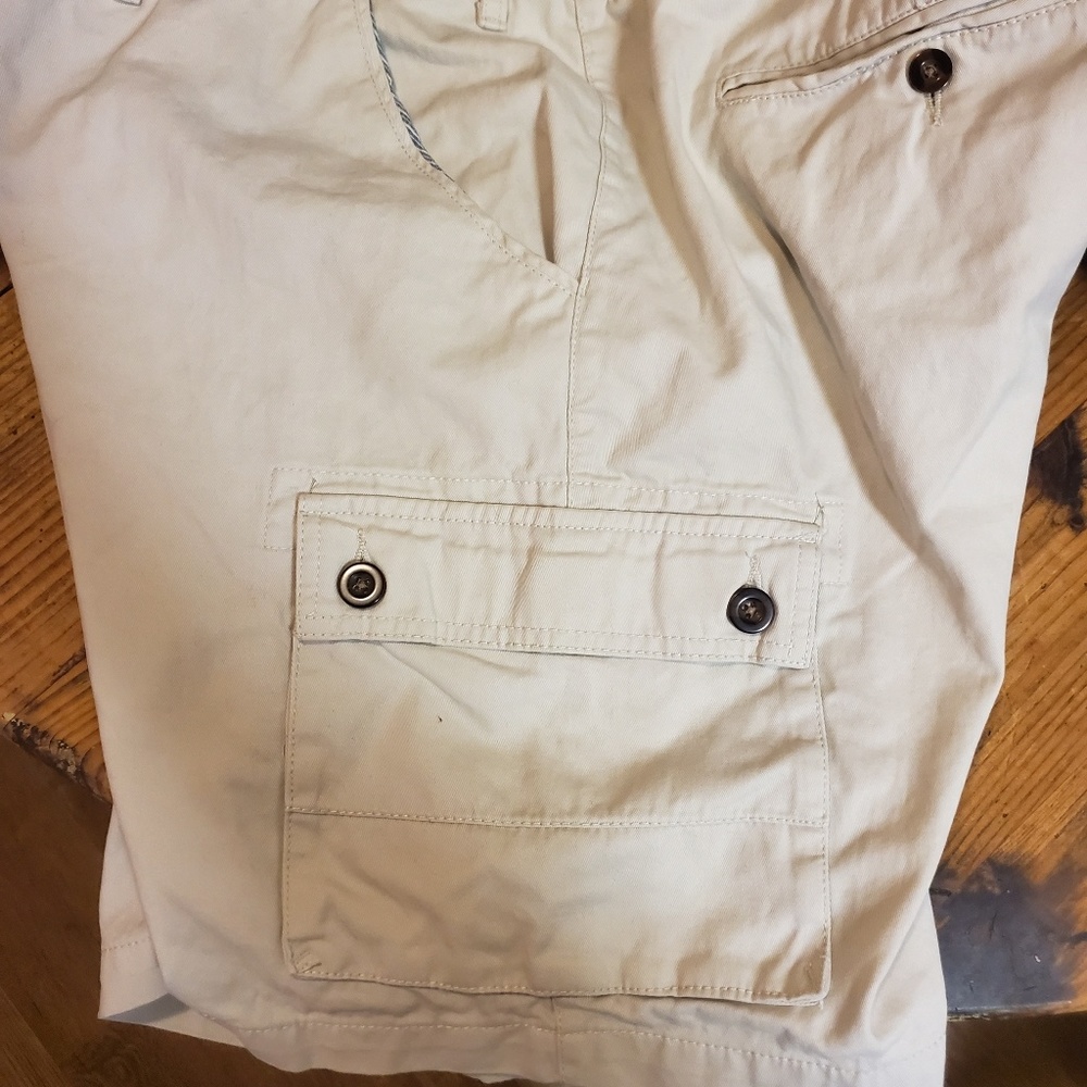 Shorts - Picture 2 of 3